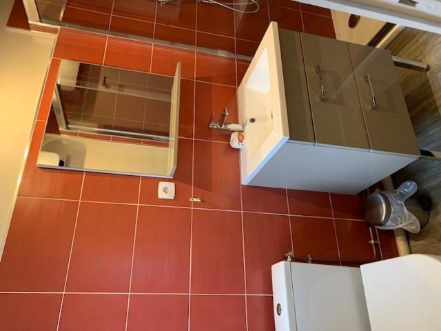 Chambre Independante Chez Particuliers Avec Salle De Bain Privative อองส์ ภายนอก รูปภาพ